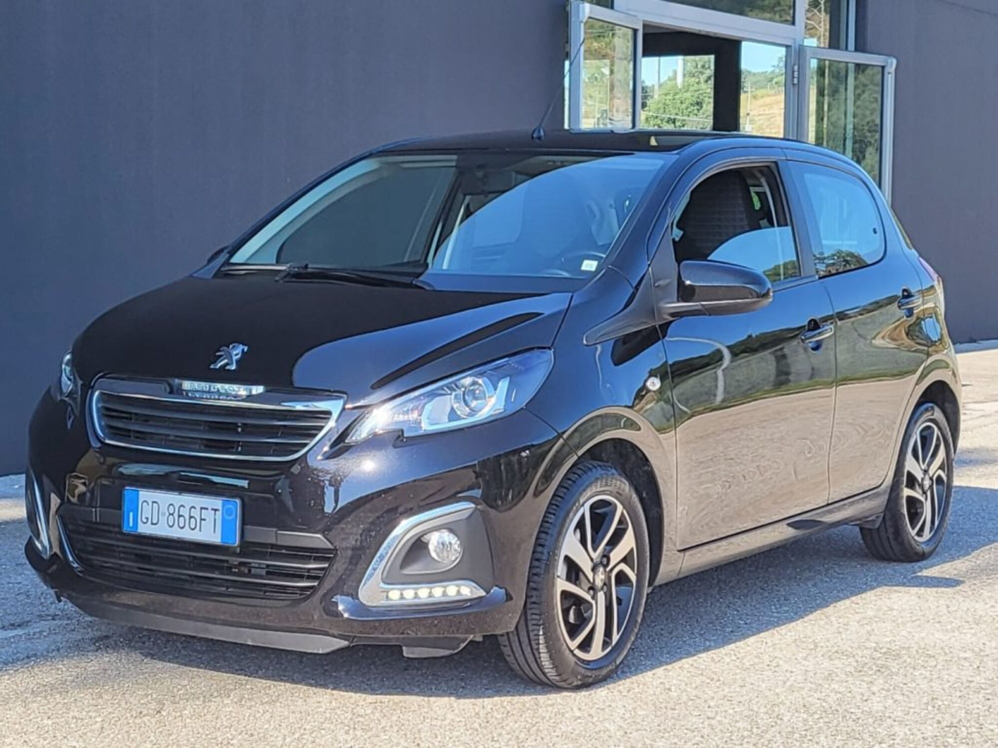 Peugeot 108 72 5 porte Allure del 2021 usata a Foggia