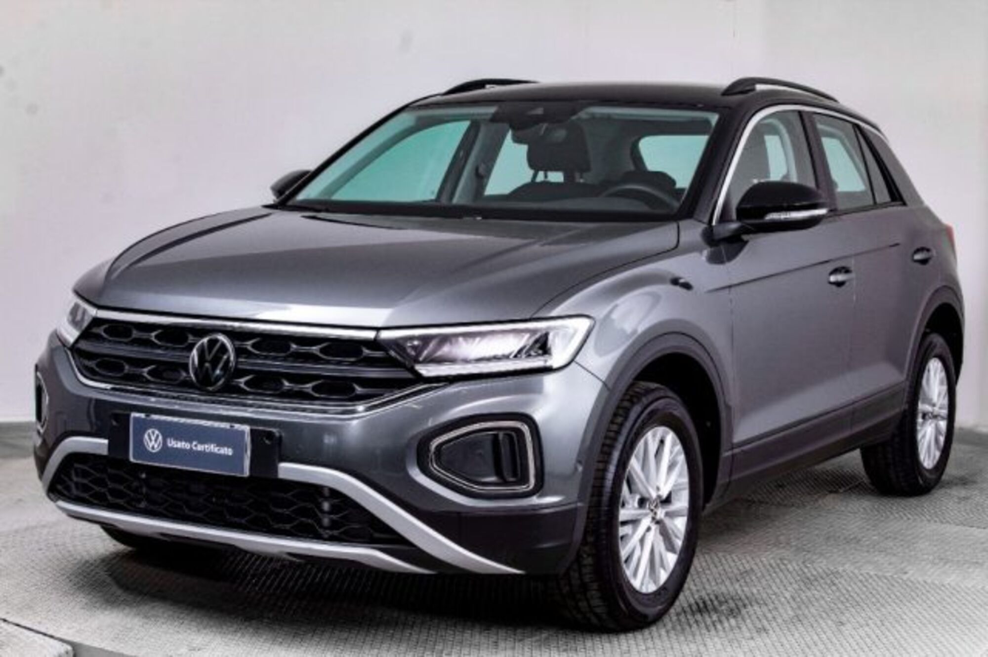 Volkswagen T-Roc 1.5 tsi Life dsg del 2022 usata a Paruzzaro