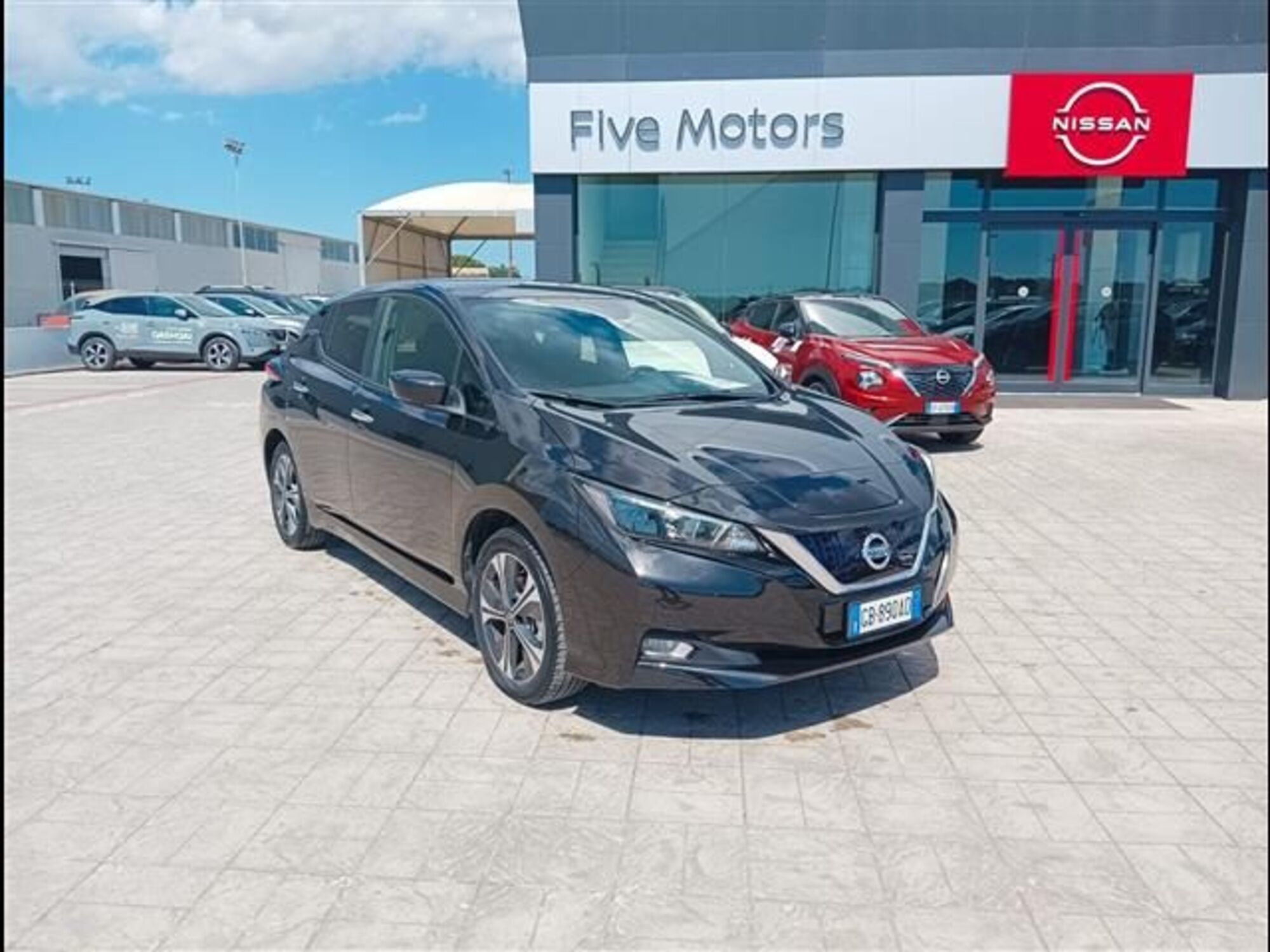 Nissan Leaf 62kWh Tekna e+ 217cv del 2021 usata a Brindisi