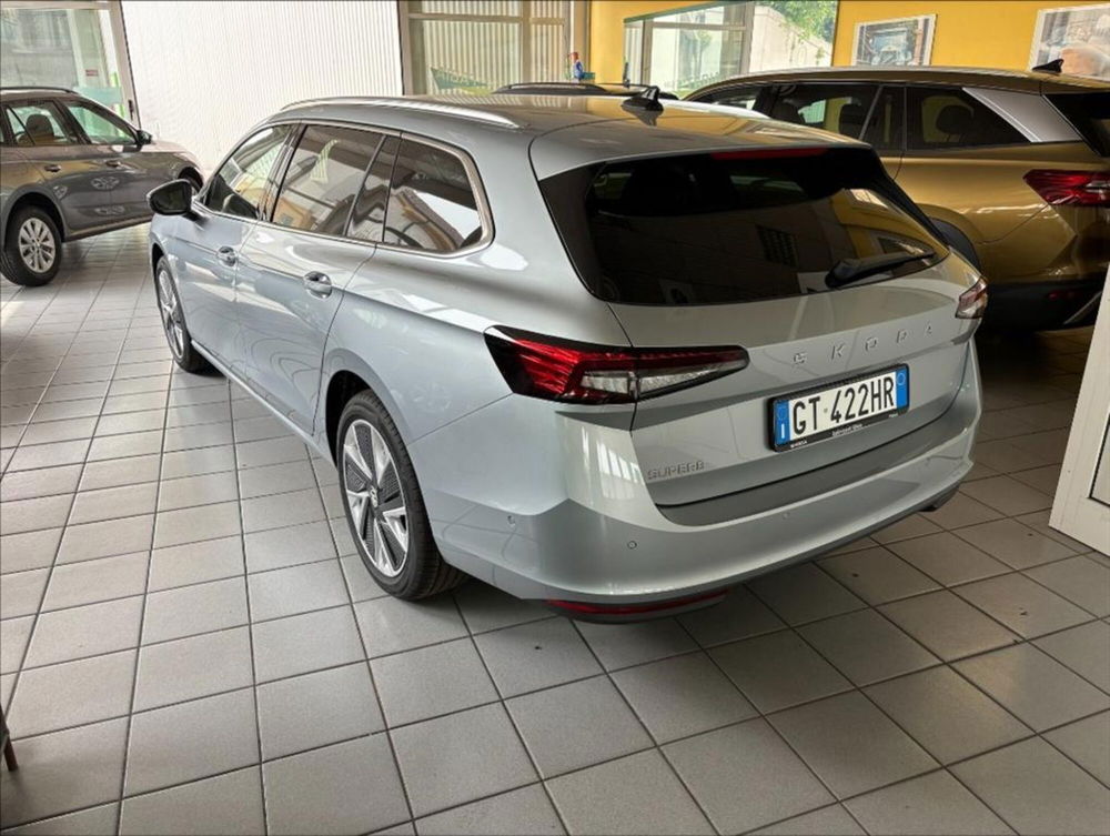 Skoda Superb Station Wagon nuova a Monza e Brianza (12)