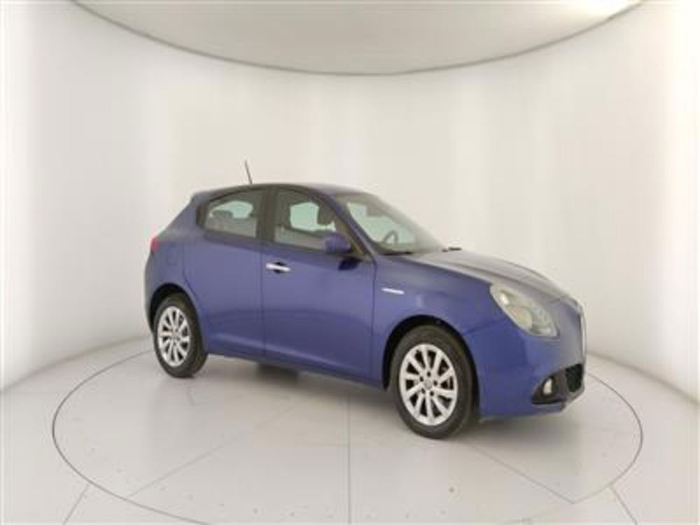 Alfa Romeo Giulietta usata a Bari (10)