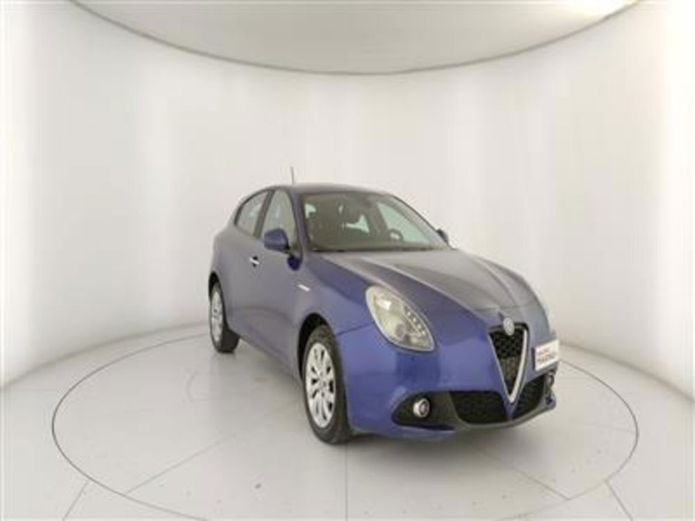 Alfa Romeo Giulietta usata a Bari (11)