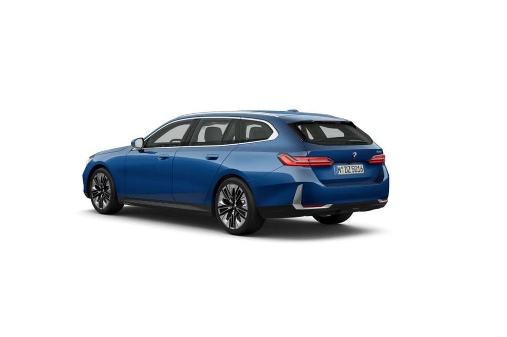 BMW Serie 5 Touring nuova a Torino