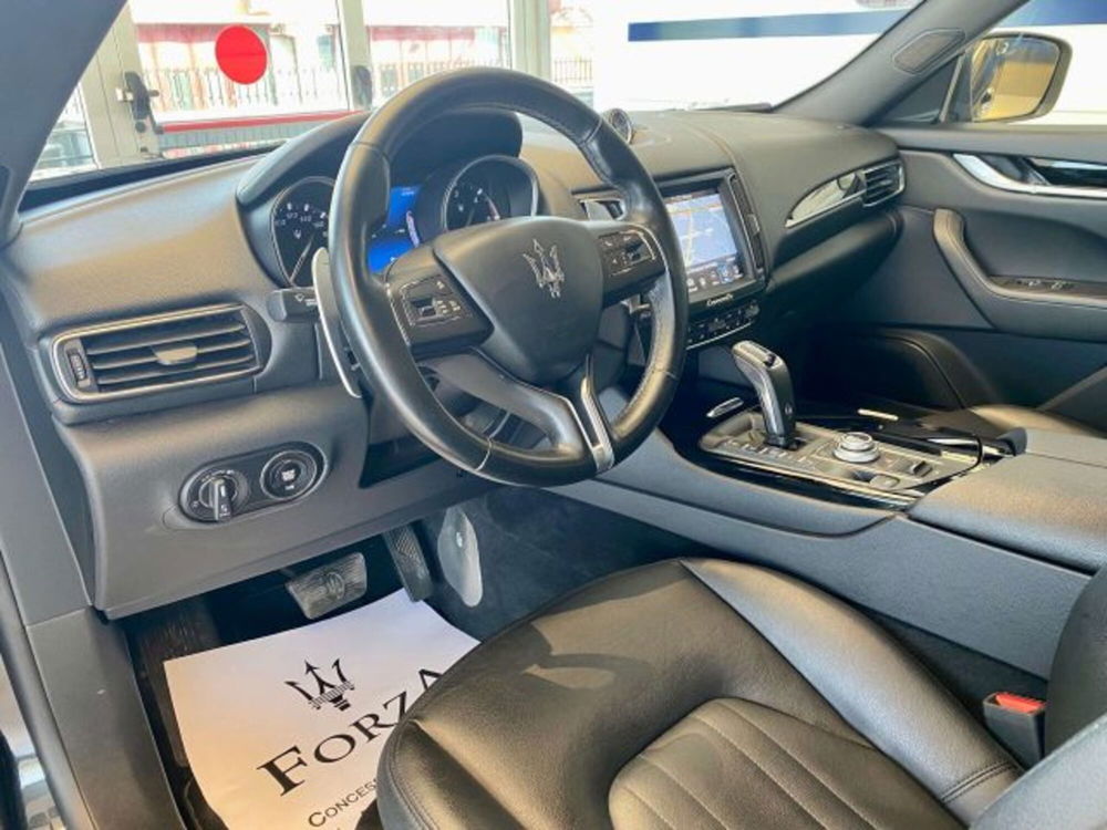 Maserati Levante usata a Torino (9)