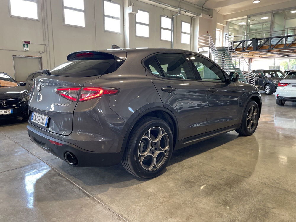 Alfa Romeo Stelvio usata a Brescia (5)