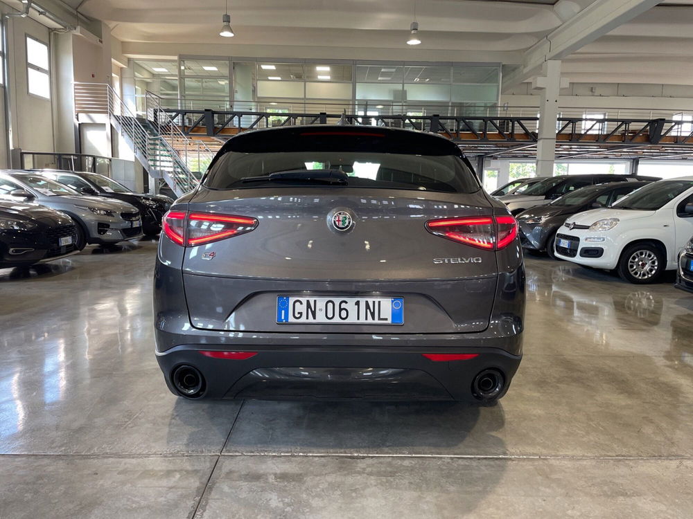 Alfa Romeo Stelvio usata a Brescia (6)