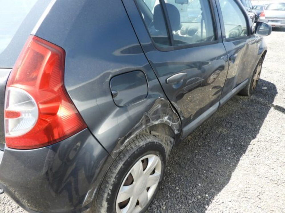 Dacia Sandero usata a Caserta (11)