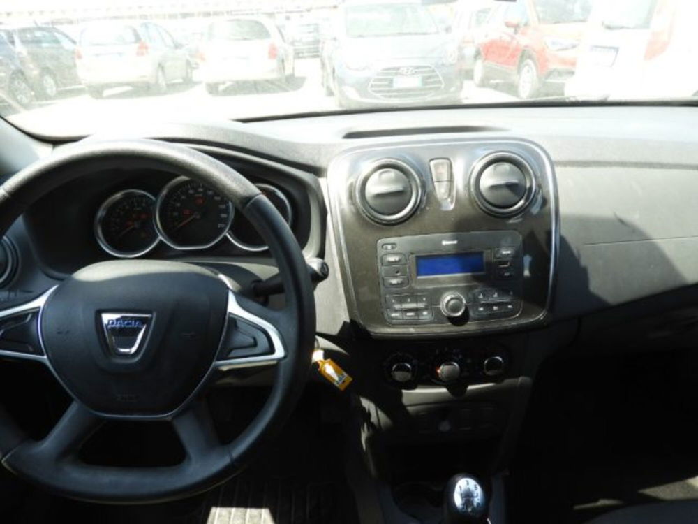 Dacia Sandero usata a Caserta (6)