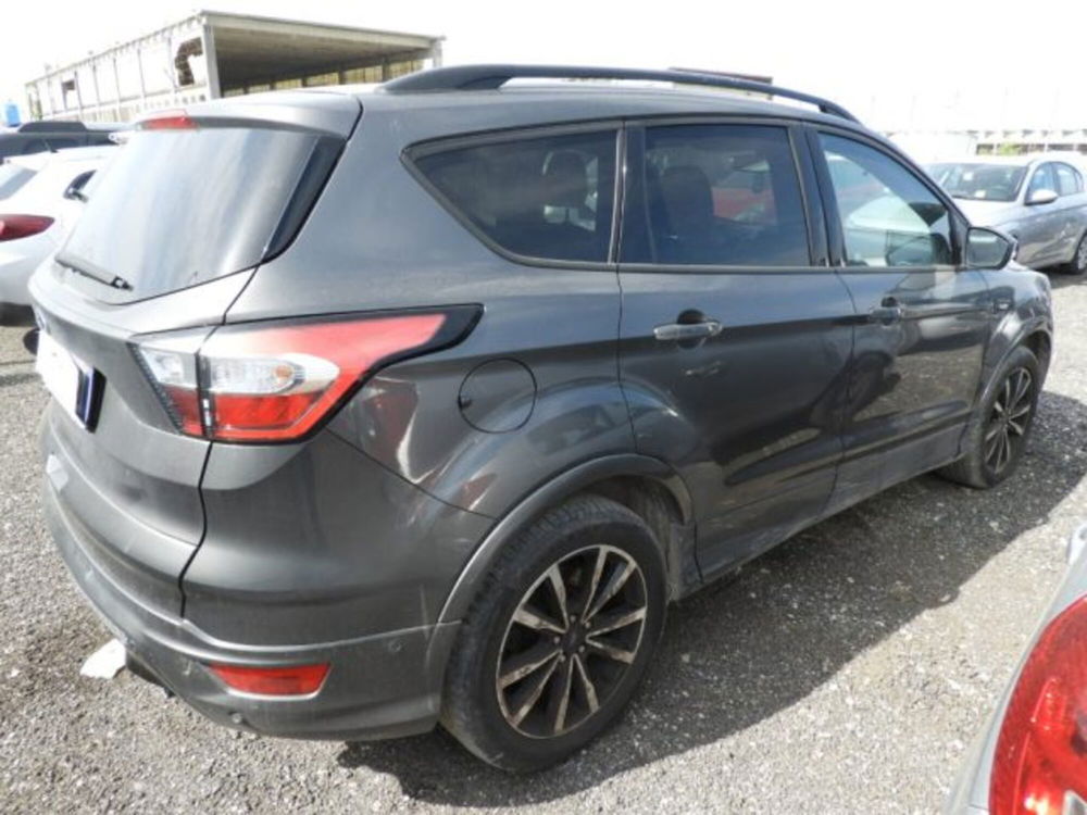 Ford Kuga usata a Caserta (4)