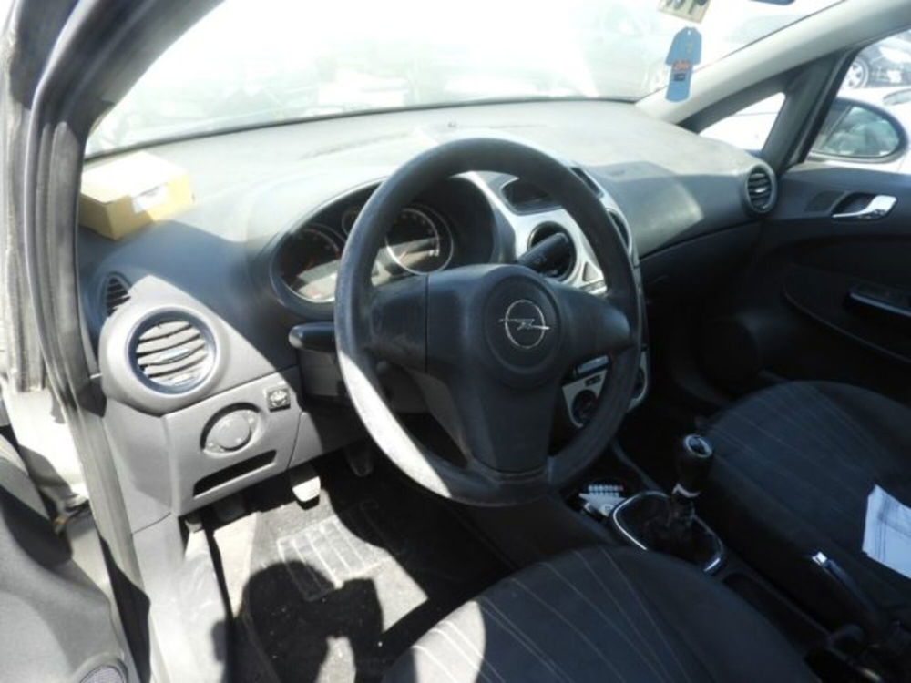 Opel Corsa usata a Caserta (8)