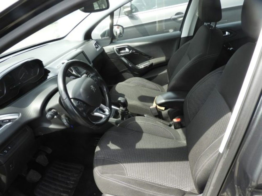 Peugeot 208 usata a Caserta (7)