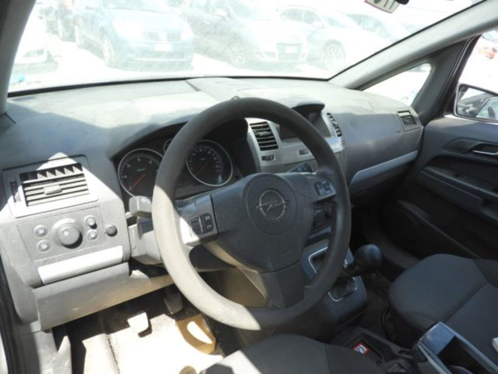 Opel Zafira usata a Caserta (9)