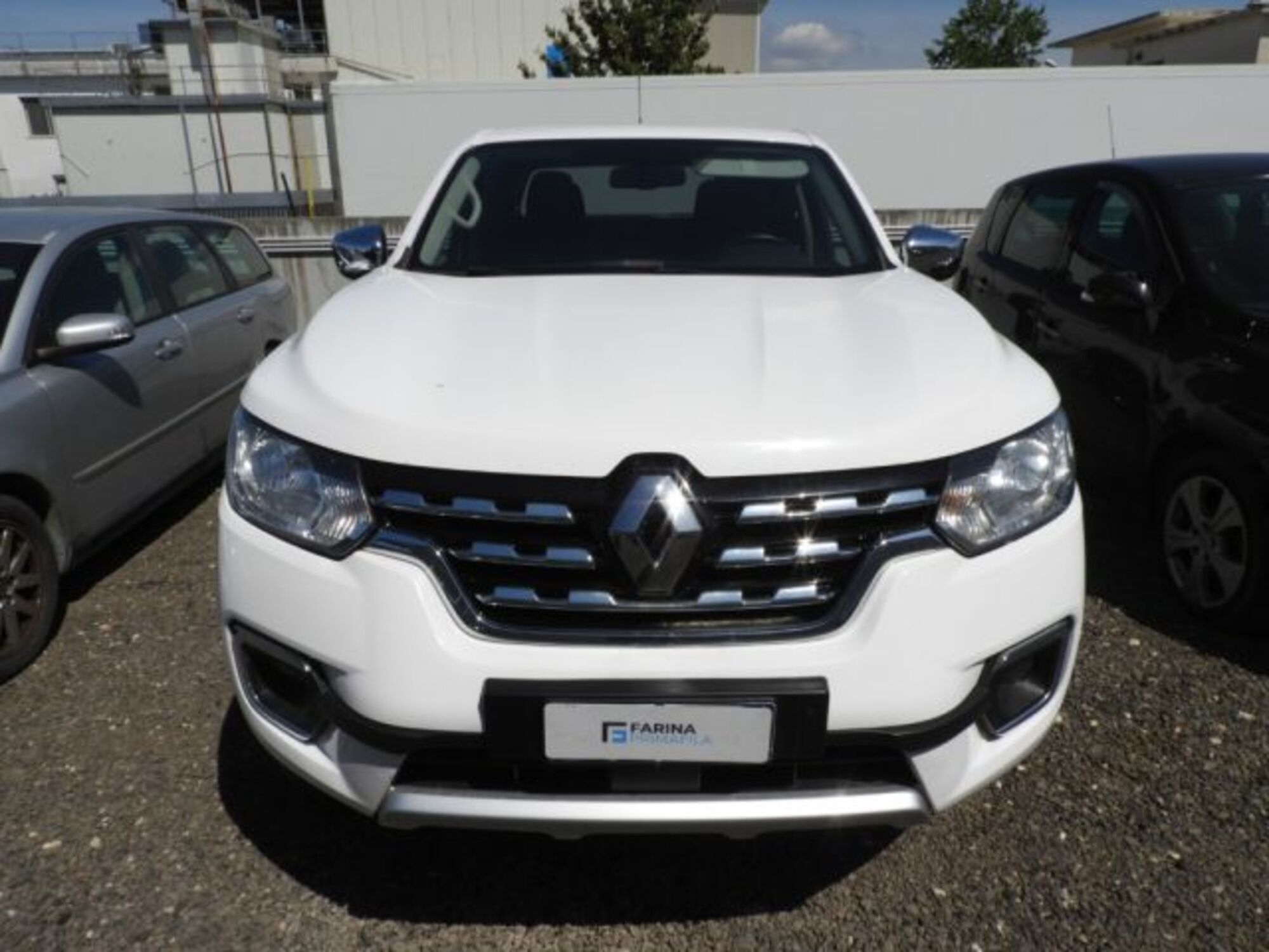 Renault Alaskan dCi Twin Turbo 190CV aut. 4WD Intens del 2018 usata a Marcianise