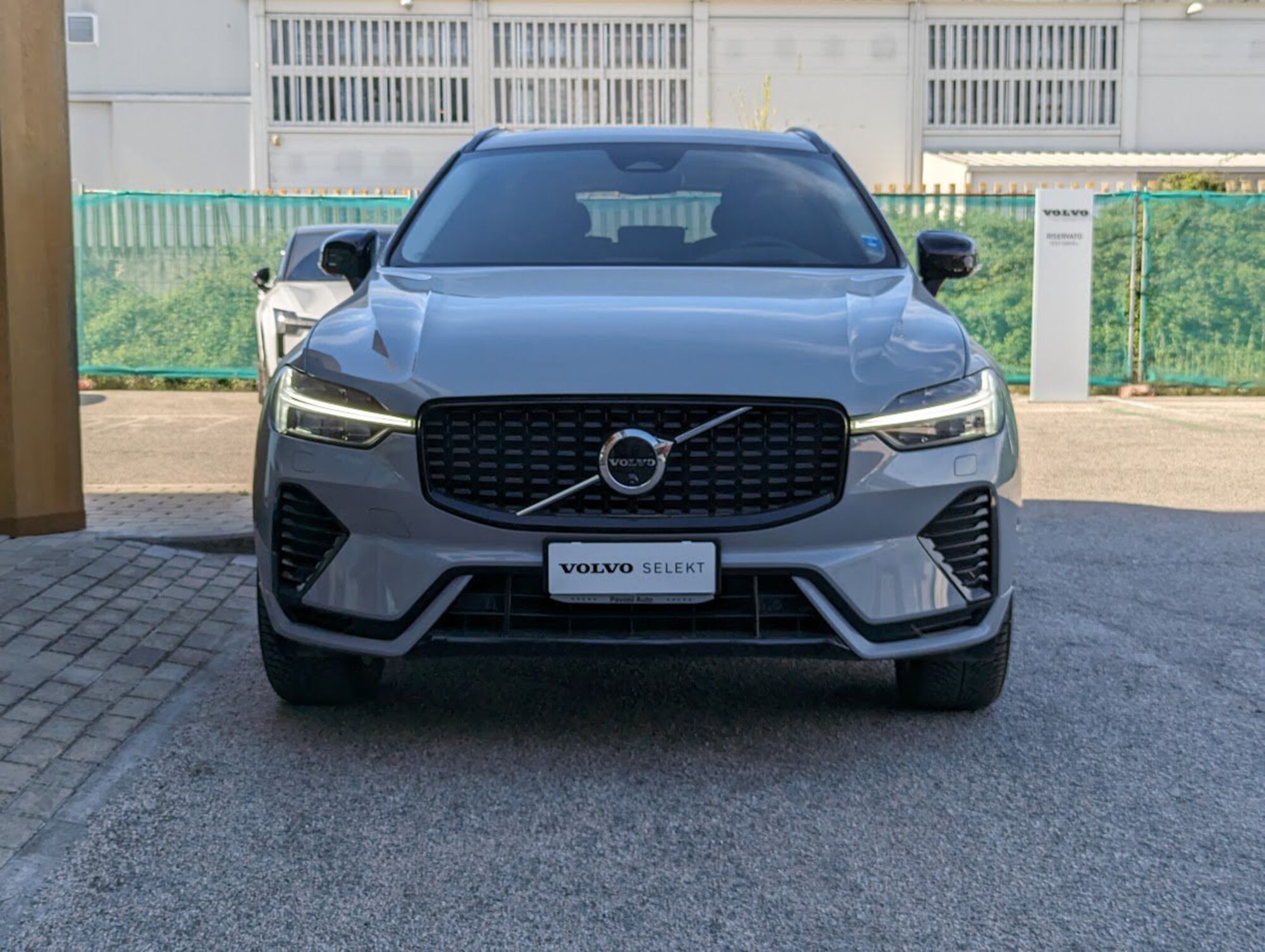 Volvo XC60 T6 Recharge AWD Plug-in Hybrid aut. Ultimate Dark nuova a Pescara