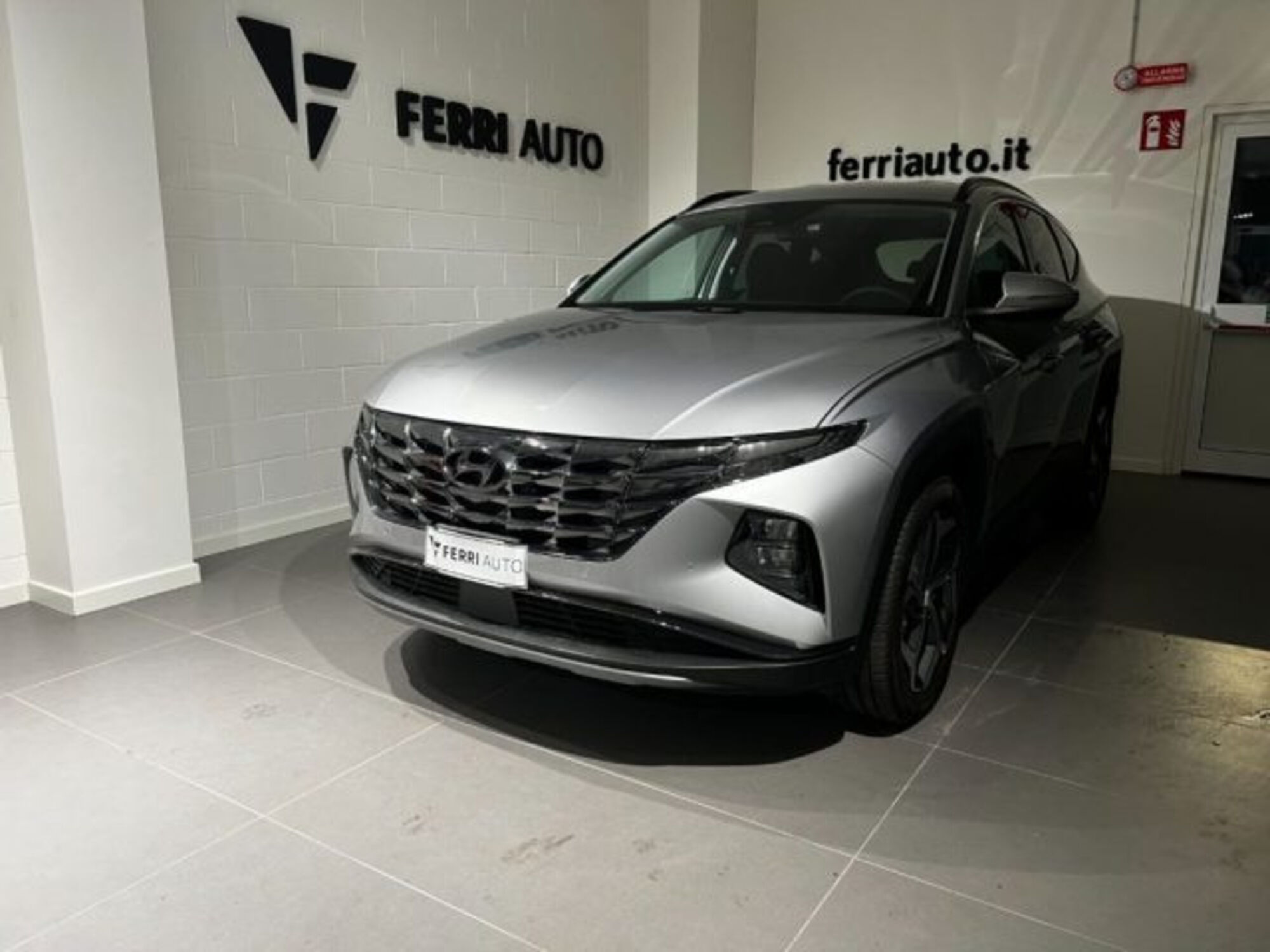 Hyundai Tucson 1.6 phev Xline 4wd auto nuova a Villorba