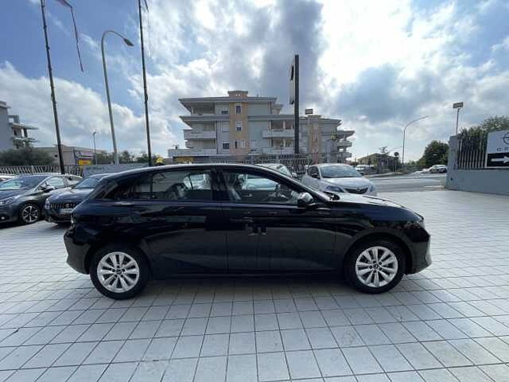 Opel Astra nuova a Vibo Valentia (4)