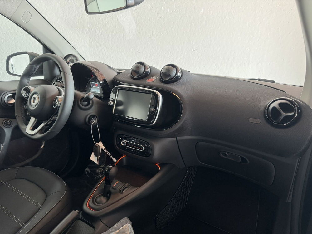 smart Fortwo nuova a Milano (14)