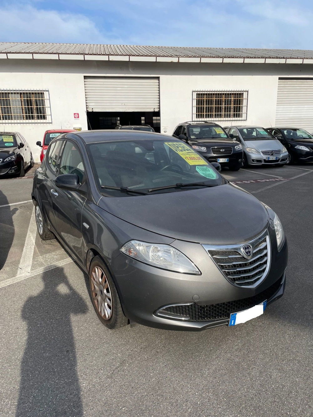 Lancia Ypsilon usata a Lucca (3)