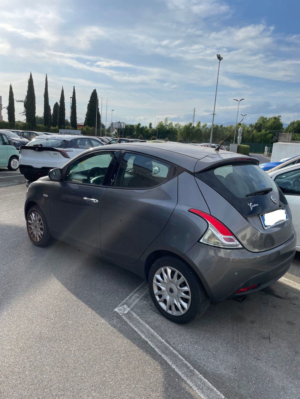 Lancia Ypsilon usata a Lucca (5)