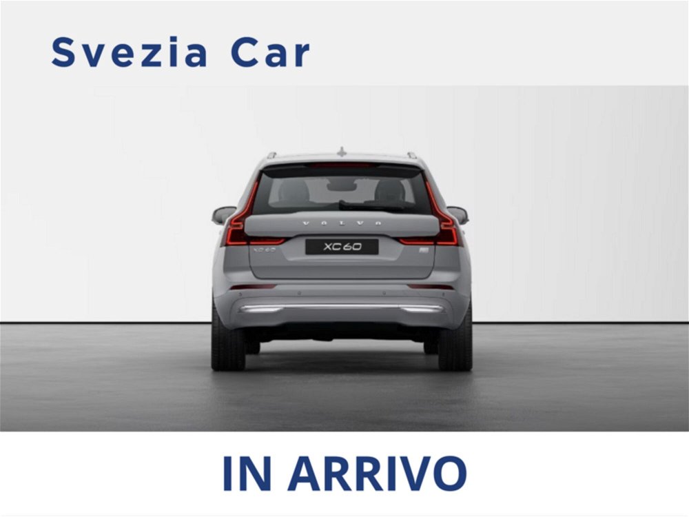 Volvo XC60 T6 Recharge AWD Plug-in Hybrid automatico Essential nuova a Milano (4)