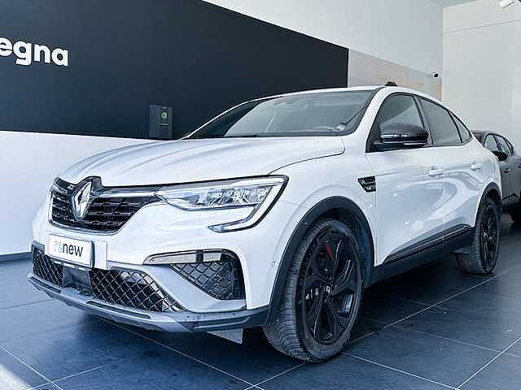 Renault Arkana E-Tech 145 CV R.S. Line  del 2021 usata a Rende