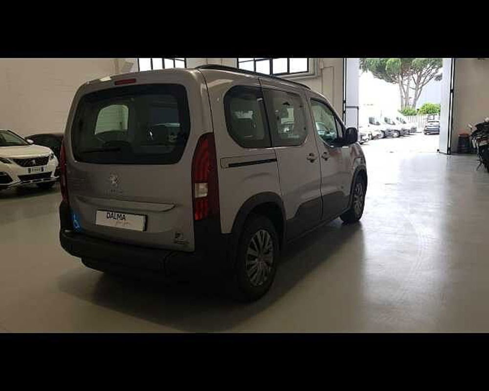 Peugeot Rifter nuova a Milano (2)