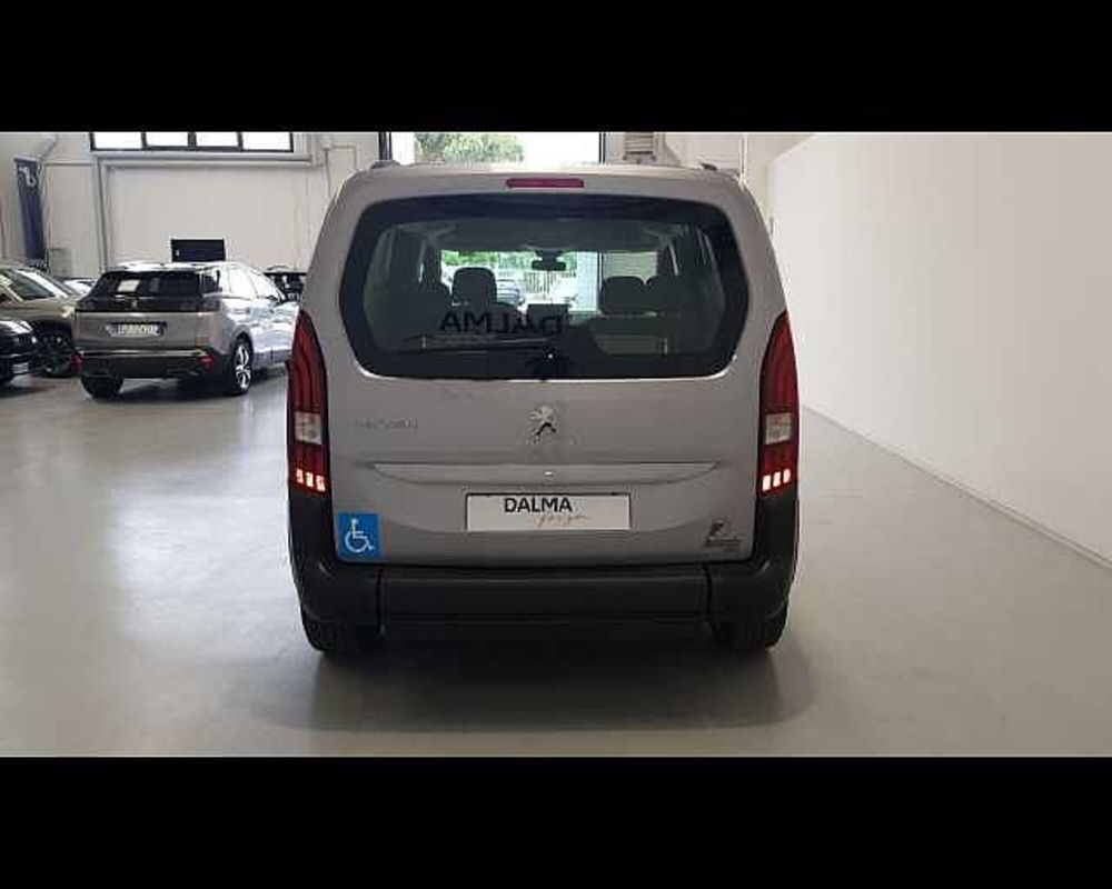 Peugeot Rifter nuova a Milano (5)