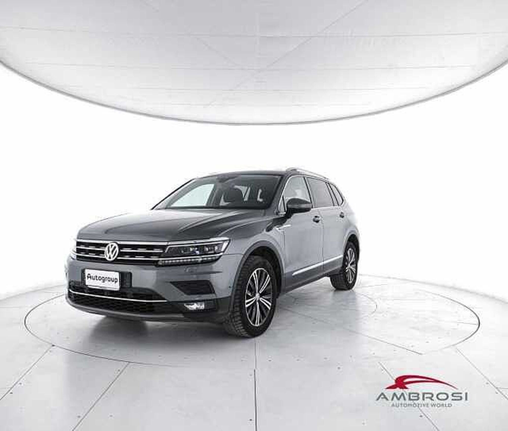 Volkswagen Tiguan Allspace 2.0 tdi R-Line 150cv dsg del 2019 usata a Corciano