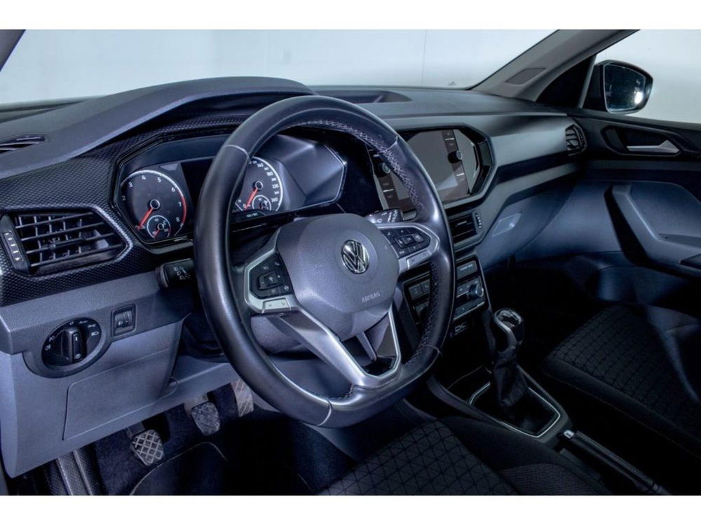 Volkswagen T-Cross usata a Novara (8)