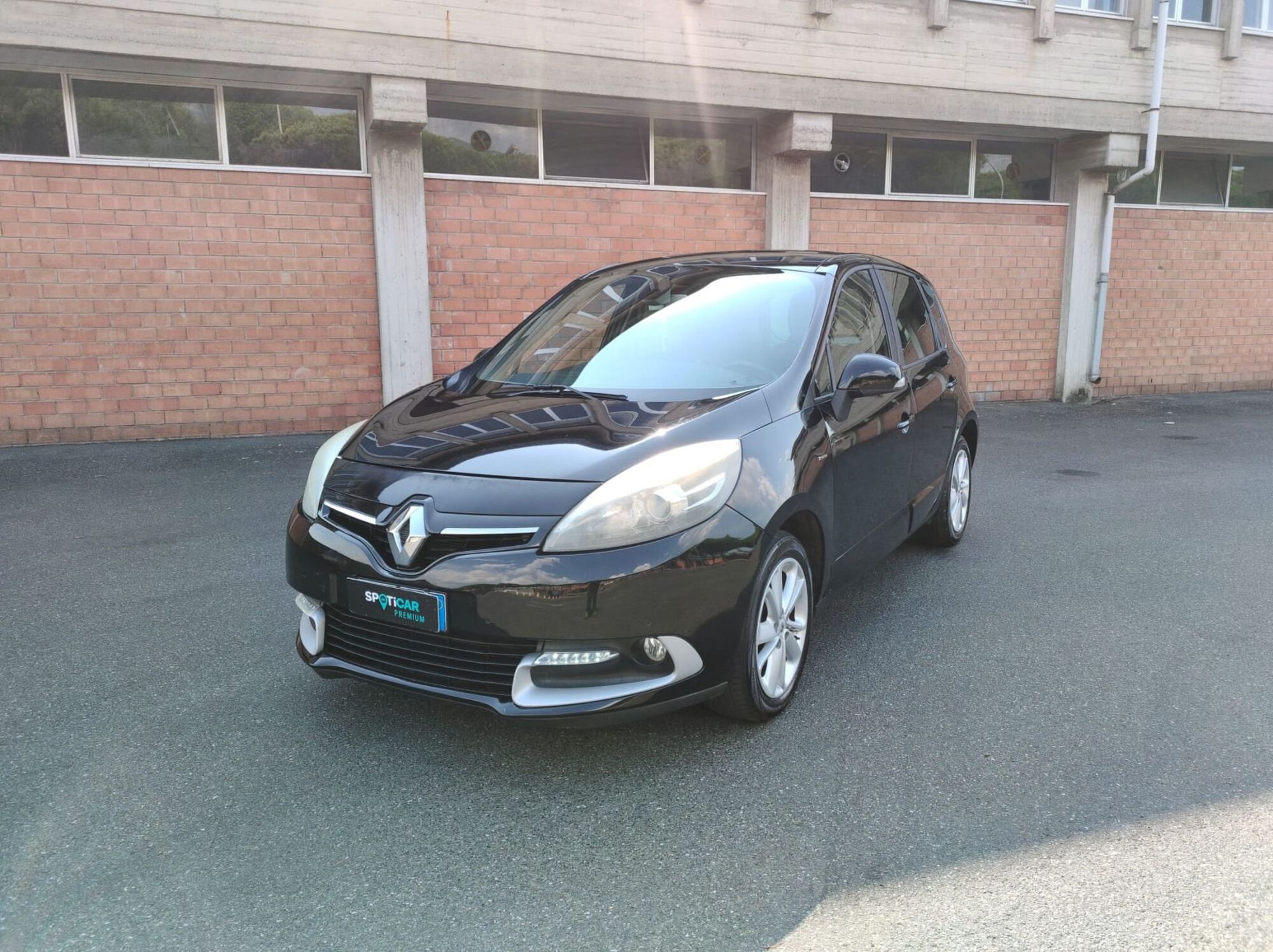 Renault Grand Sc&eacute;nic 1.5 dci energy Business 110cv del 2016 usata a Massa