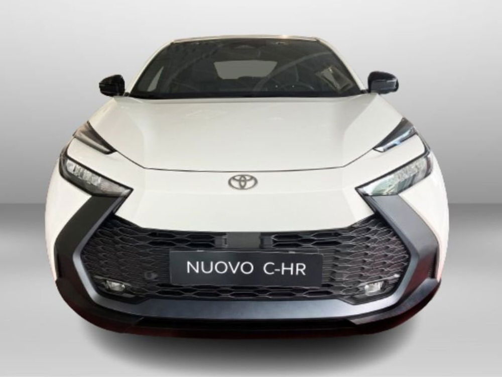 Toyota Toyota C-HR nuova a Lecco (2)