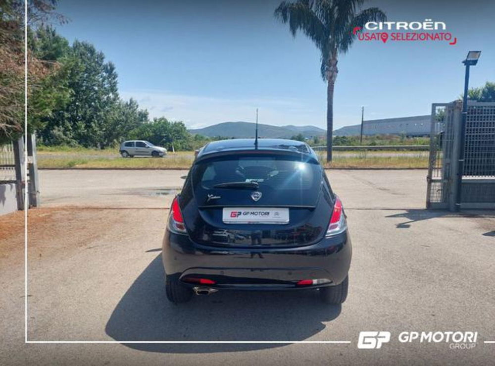 Lancia Ypsilon usata a Caserta (2)