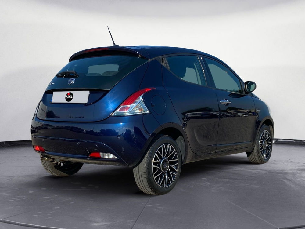 Lancia Ypsilon usata a Pordenone (5)