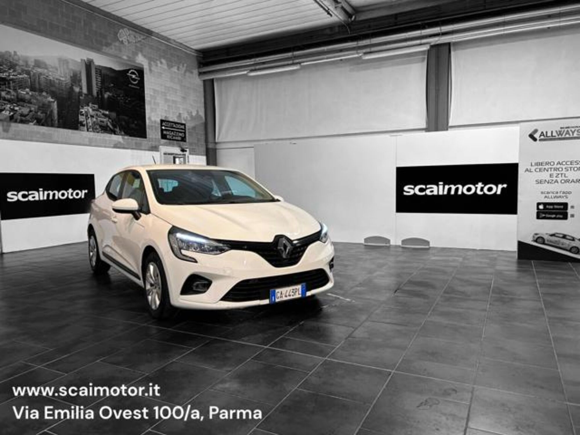 Renault Clio TCe 100 CV 5 porte Business del 2020 usata a Parma