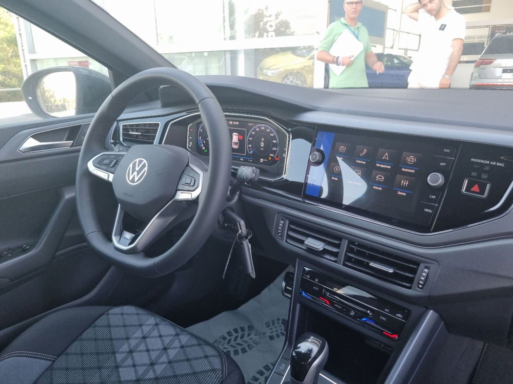 Volkswagen Taigo nuova a Potenza (12)