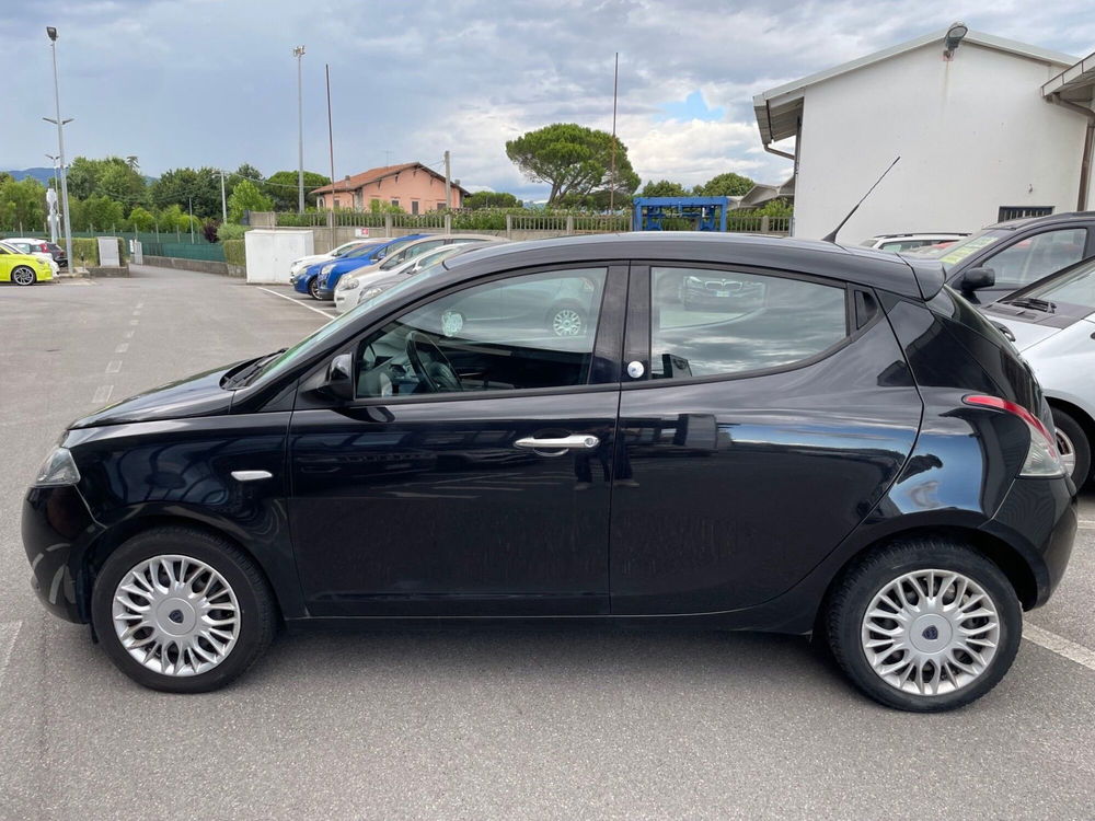 Lancia Ypsilon usata a Lucca (8)