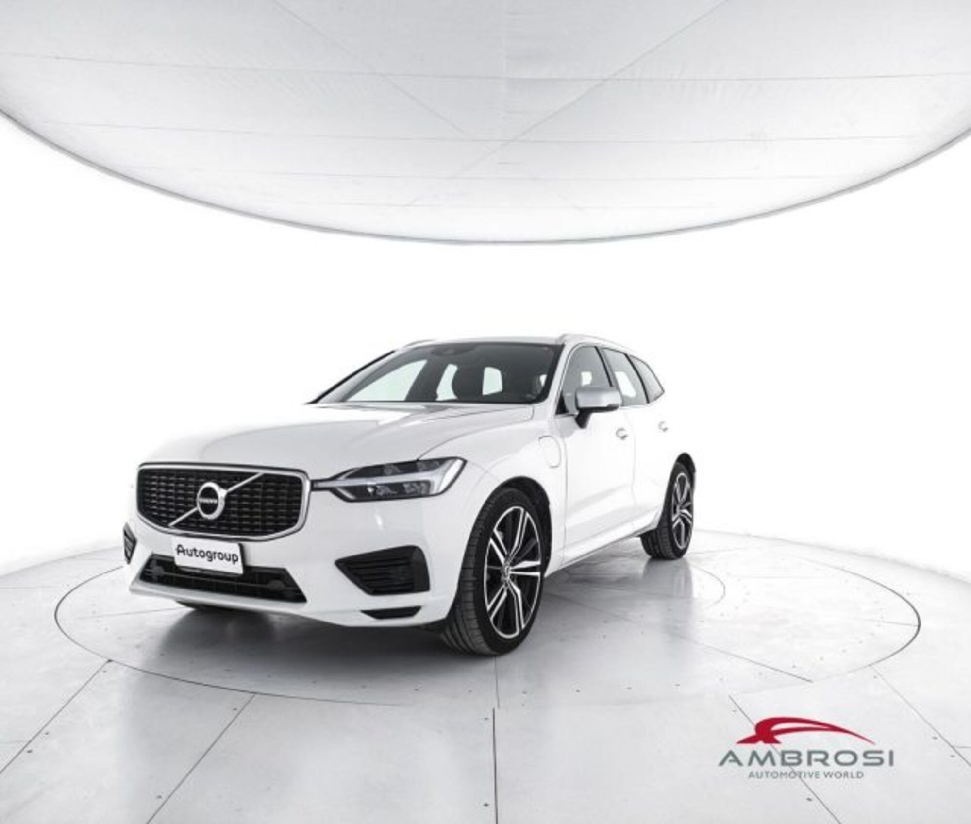 Volvo XC60 T8 Twin Engine AWD Geartronic R-design  del 2019 usata a Corciano