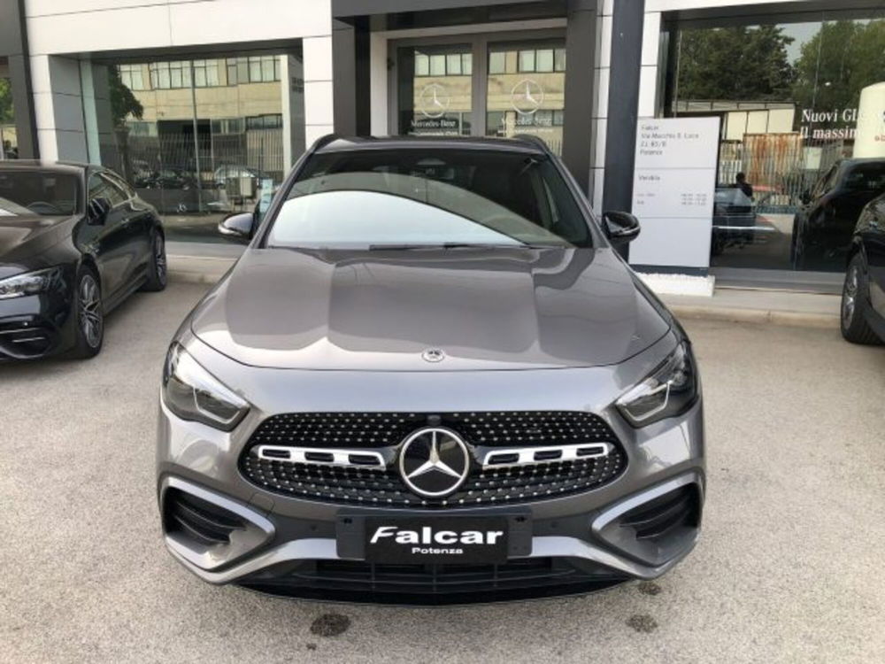 Mercedes-Benz GLA SUV nuova a Potenza (2)