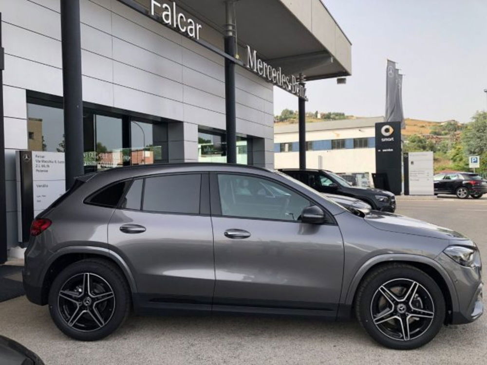 Mercedes-Benz GLA SUV nuova a Potenza (5)