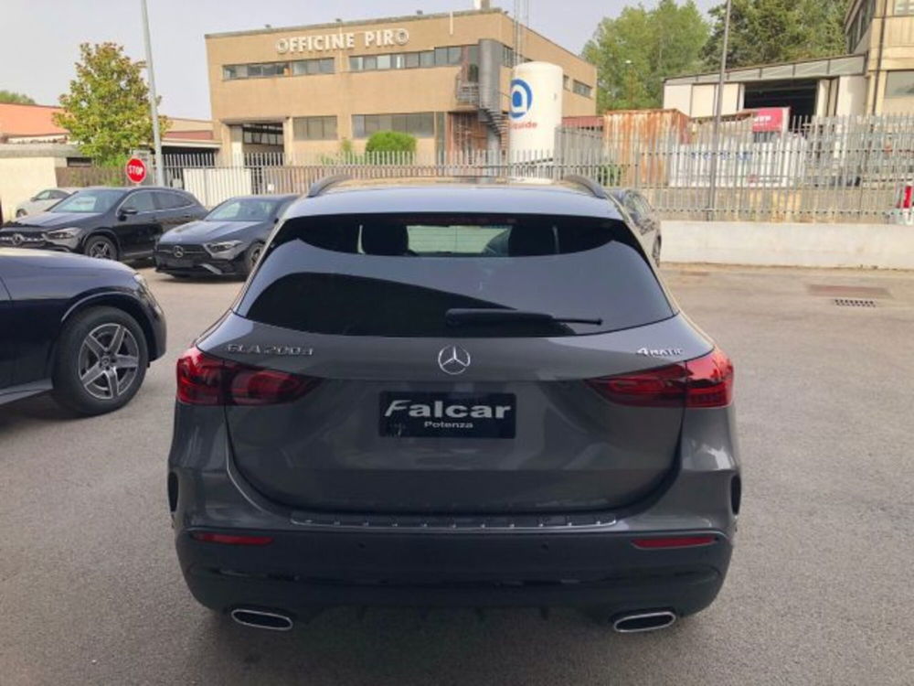 Mercedes-Benz GLA SUV nuova a Potenza (7)