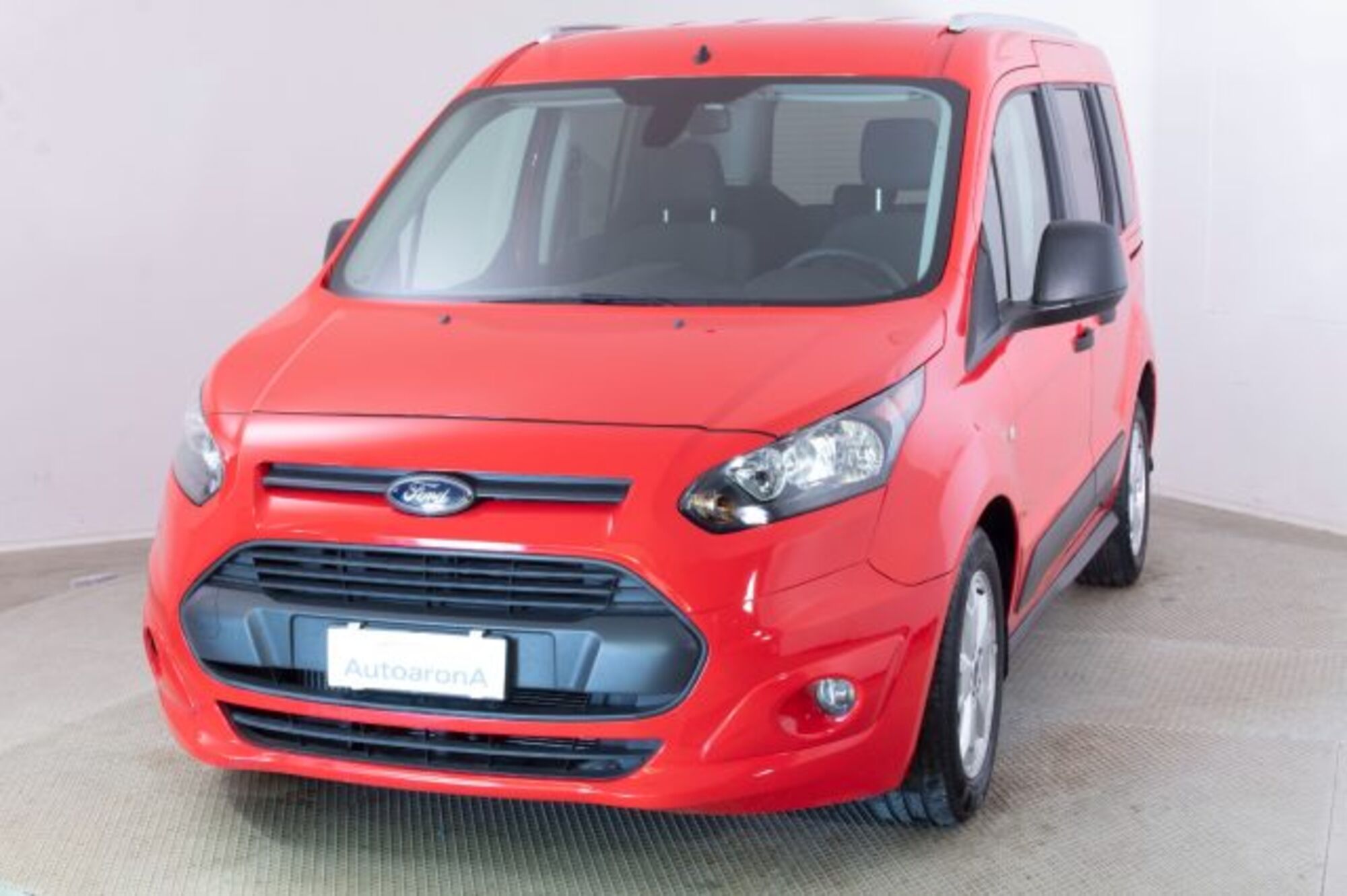 Ford Tourneo Connect 1.0 EcoBoost Plus  del 2018 usata a Paruzzaro