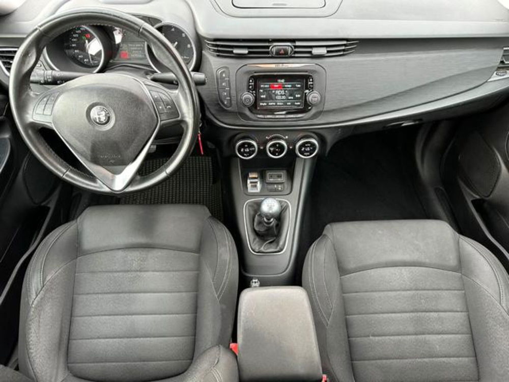 Alfa Romeo Giulietta usata a Cuneo (12)