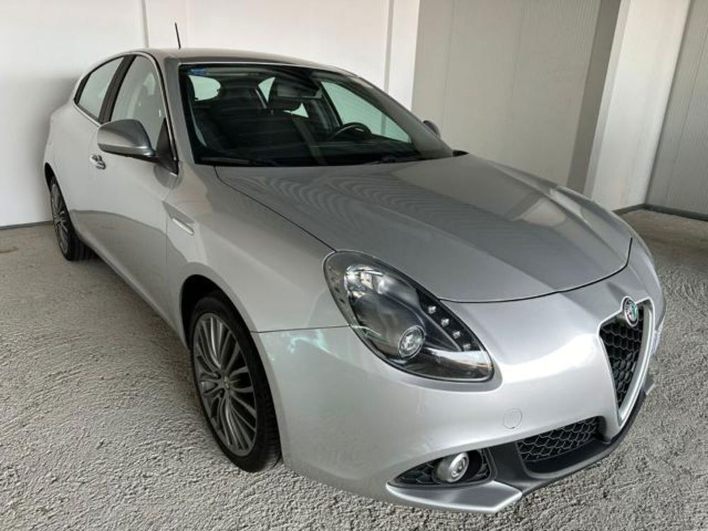 Alfa Romeo Giulietta usata a Cuneo (3)