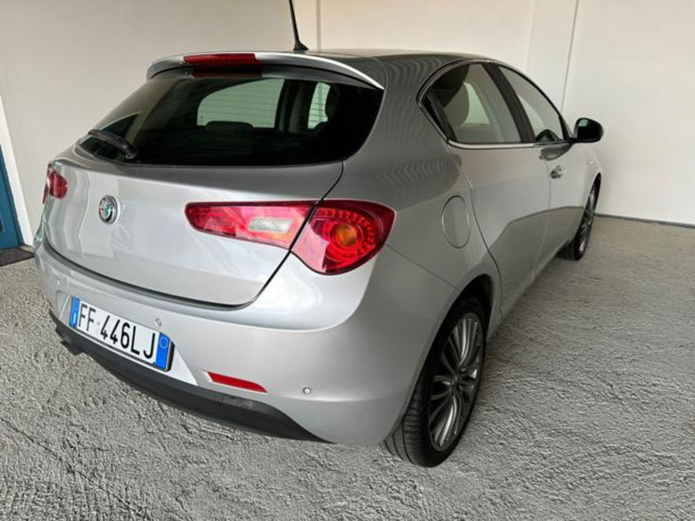 Alfa Romeo Giulietta usata a Cuneo (4)