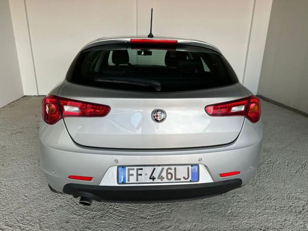 Alfa Romeo Giulietta usata a Cuneo (5)