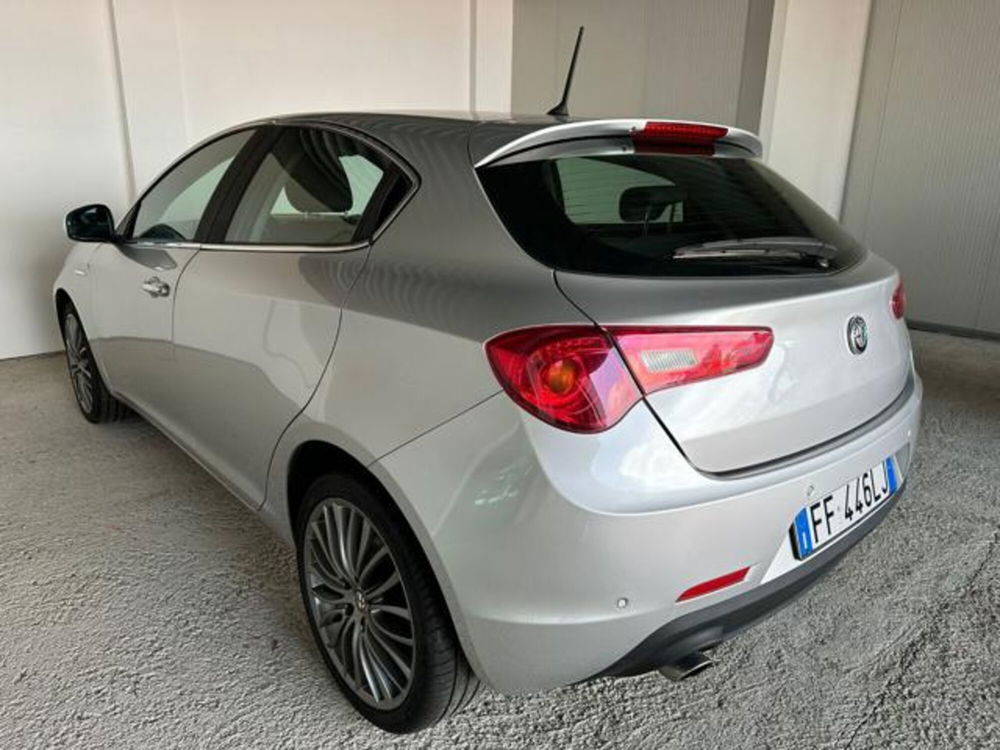 Alfa Romeo Giulietta usata a Cuneo (6)