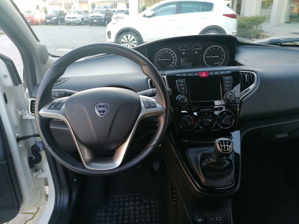 Lancia Ypsilon usata a Brescia (15)