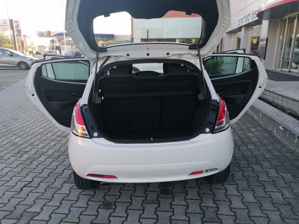 Lancia Ypsilon usata a Brescia (9)