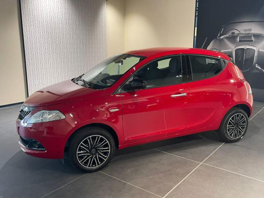 Lancia Ypsilon nuova a Aosta (2)