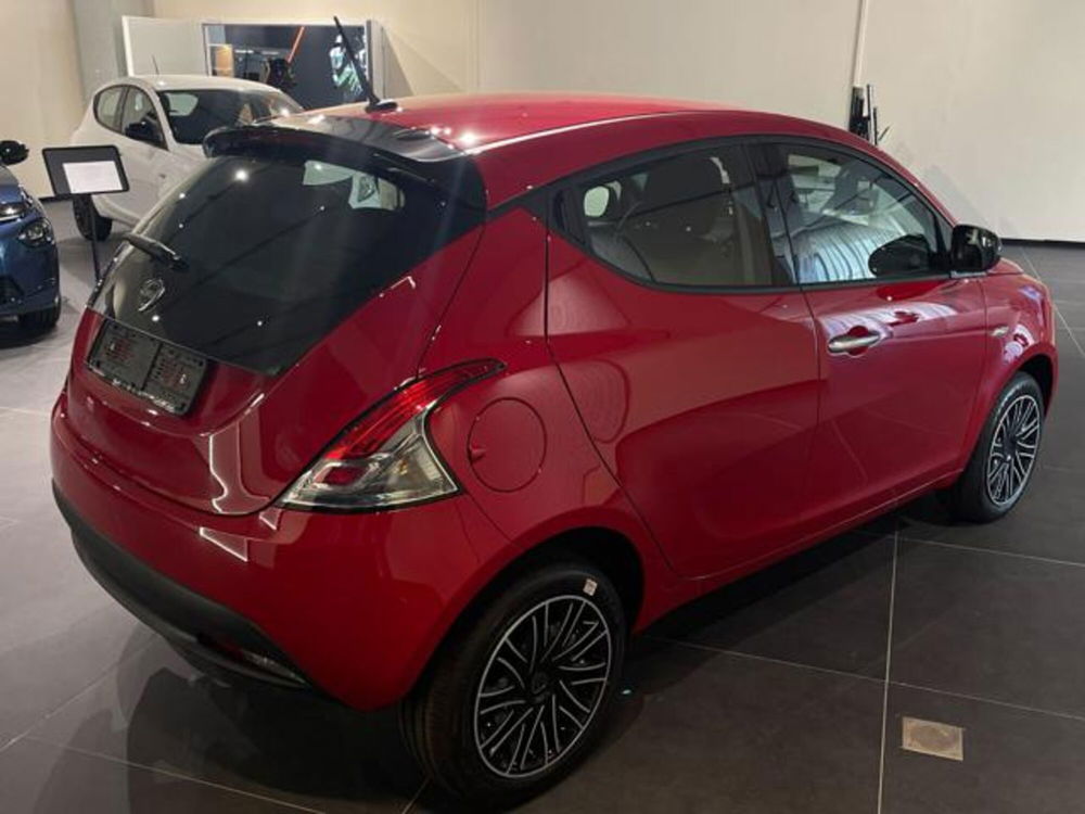 Lancia Ypsilon nuova a Aosta (5)